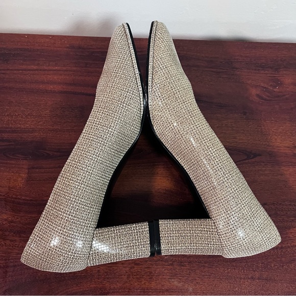 Stuart Weizmann Razmary pumps size 7 - Picture 9 of 16